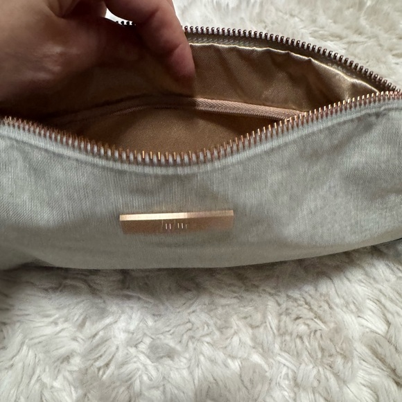 Ju-Ju-Be Light Gray Crossbody Bag - Picture 9 of 10